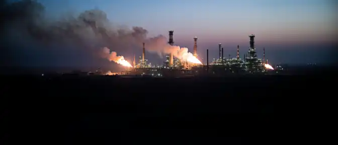 Нефтяной шторм: почему мировые заводы замедляют темпы переработки и чего ждать от рынка в ближайшие годы